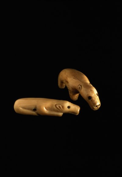 Osos polares inuit, siglos XIV - XV (hueso) de Unbekannt Unbekannt