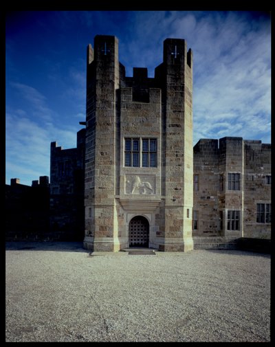 Entrada principal del Castillo Drogo, diseñado por Sir Edwin Lutyens (1869-1944) 1910-30 de Unbekannt Unbekannt