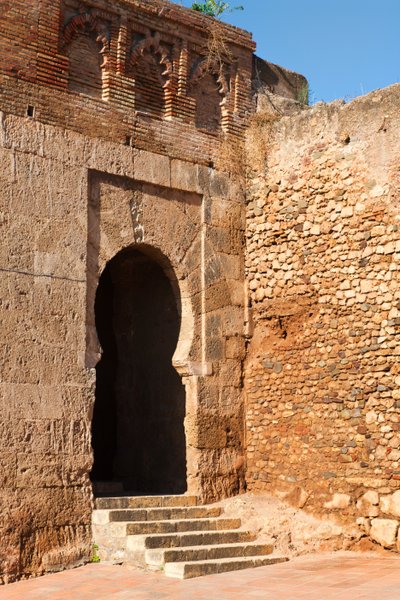 Niebla, Provincia de Huelva, Andalucía, sur de España. Puerta del Buey, una de las entradas a través de las murallas hacia la ciudad. de Unbekannt Unbekannt