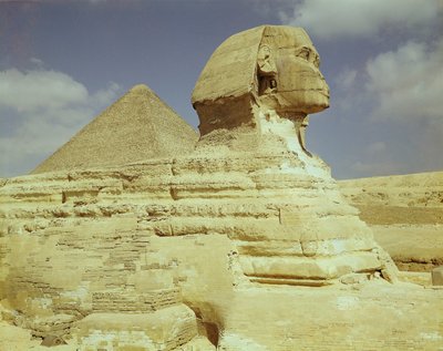 La Esfinge y la Gran Pirámide de Keops en Giza, Reino Antiguo, c.2613-2494 a.C. de Unbekannt Unbekannt