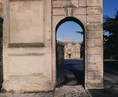 Vista del Frente Sur a través de la puerta, Corsham Court, Wiltshire de Unbekannt Unbekannt