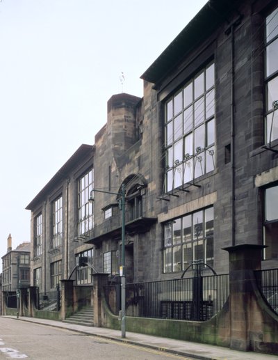 Vista del exterior de la Escuela de Arte de Glasgow, construida 1897-1909 por Charles Rennie Mackintosh, (1868-1928); Escocia, Reino Unido de Unbekannt Unbekannt