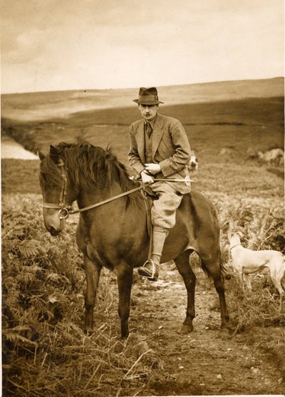10º Duque de Devonshire a caballo en Bolton Moor, finales de los 1940s de William M. Timlin