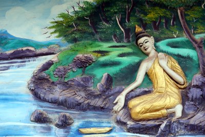 20151029, Vientiane, Laos: Templo budista Wat Inpeng. Pintura que representa la historia de la vida de Buda Shakyamuni. Bañándose en el río de Unbekannt