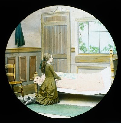 Una niña arrodillada en oración junto a su cama, diapositiva de linterna mágica, c 1890 de Unbekannt