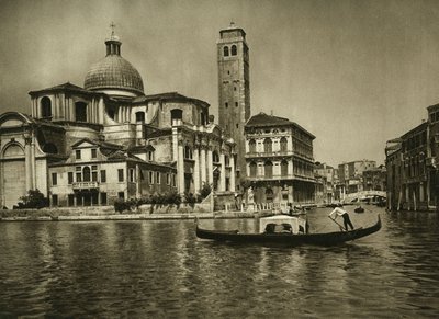 Una góndola en el Gran Canal frente a la Iglesia de San Jeremia en el barrio de Cannaregio. Fotografía de Wilhelm Bode de Unbekannt