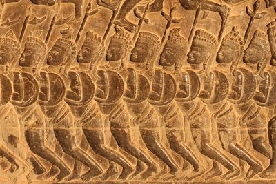 Angkor Wat. Detalle de escultura en relieve de la Batalla de Kurukshetra, Siem Reap, Camboya de Unbekannt