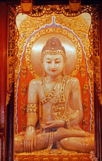 Gran estatua de Buda en el monasterio del Buda de Jade en Shanghai, China, años 60 de Unbekannter Künstler