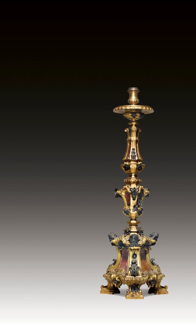 Candelabro con máscaras de cupido y bustos sobre una base enrollada, Roma, c.1700 de Unbekannt