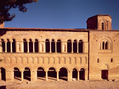 Iglesia de Santa Sofía, vista de la fachada del pórtico oeste construida bajo el Arzobispo Grigorios de Unbekannt