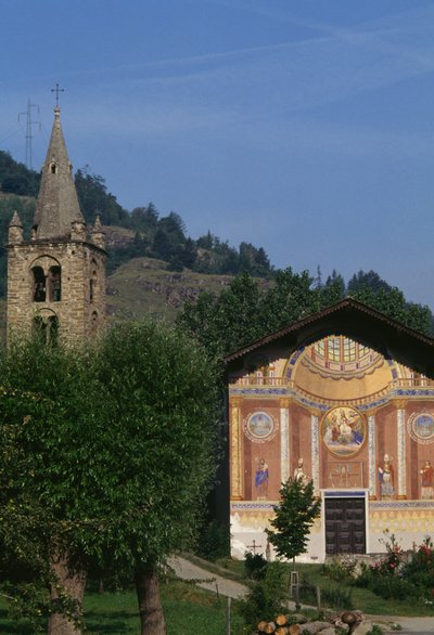 Iglesia de San Leger con el campanario renacentista tardío, Aymavilles, Valle de Aosta, Italia de William M. Timlin