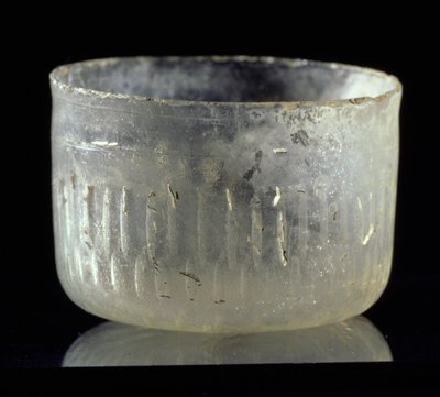 Copa con decoración tallada, de Siria o Egipto, Periodo Islámico, c.900 d.C. de Unbekannt