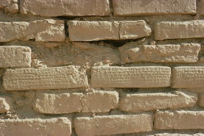 Detalle de ladrillos con inscripciones cuneiformes del Zigurat, construido por el rey elamita Untash-Gal (c.1265-46 a.C.) de Unbekannt