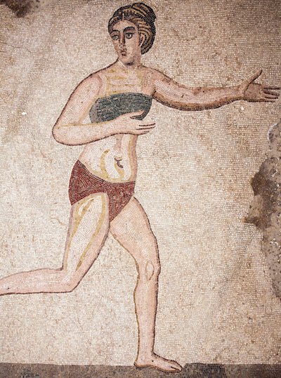 Detalle de la Cámara de las Diez Doncellas o el mosaico de las “chicas en bikini”. Siglo III - IV. Villa Romana del Casale, Sicilia. Sitio UNESCO de Unbekannt