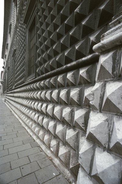 Detalle de la fachada del Palazzo dei Diamanti, Ferrara, Italia de Benjamin Baud