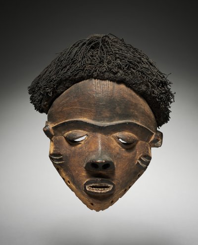 Máscara de rostro femenino, Pende, principios de 1900 de Unbekannt