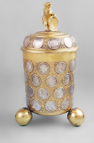 Jarra, Augsburgo, decorada con monedas de Unbekannt