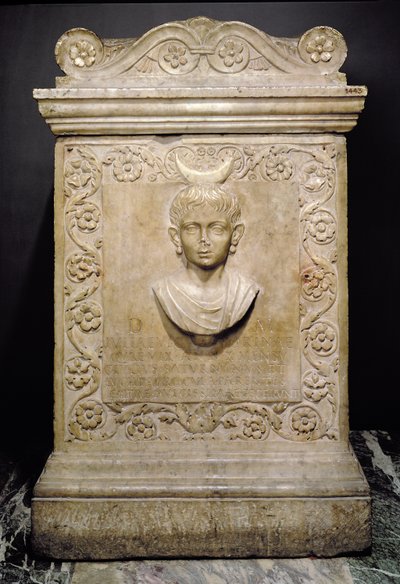 Estela funeraria de una niña de diez años llamada Julia Victorina, romana (mármol) de Unbekannt