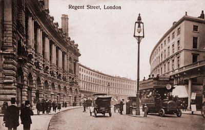 Londres - Regent Street con los primeros tranvías y coches. A principios del siglo XX (postal) de Unbekannter Künstler