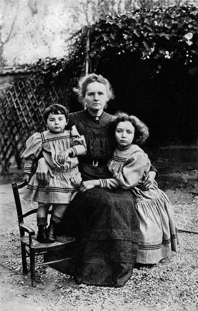 Marie Curie con sus hijas Irene y Eve de Unbekannter Künstler