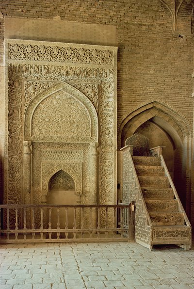 Mihrab (nicho de oración) y minbar (púlpito) en la sala del sultán Uljaitu, probablemente siglo XIII/XIV de Unbekannt