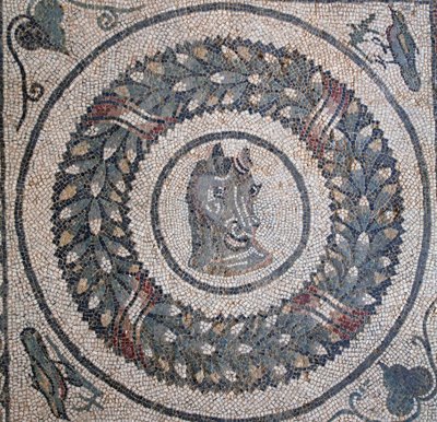 Mosaico del peristilo. (detalle) cabeza de caballo. Siglo III - IV. Villa Romana del Casale, Sicilia. Sitio UNESCO. de William M. Timlin