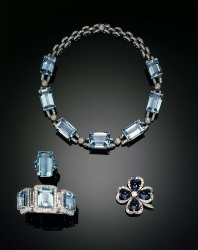 Collar, anillo, broche y pulsera de Unbekannt