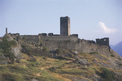 Antigua ruina de un edificio, Castello St. Germain, Montjovet, Valle de Aosta, Italia de Benjamin Baud