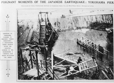 Momentos conmovedores del terremoto japonés, muelle de Yokohama de Unbekannt