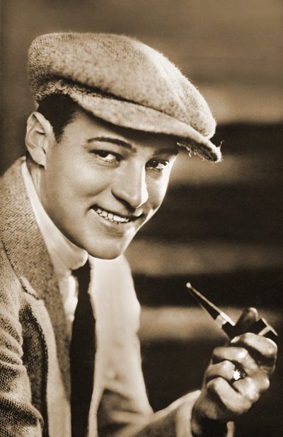 Retrato de Rudolph Valentino (1895 - 1926) (foto b/n). de Unbekannter Künstler