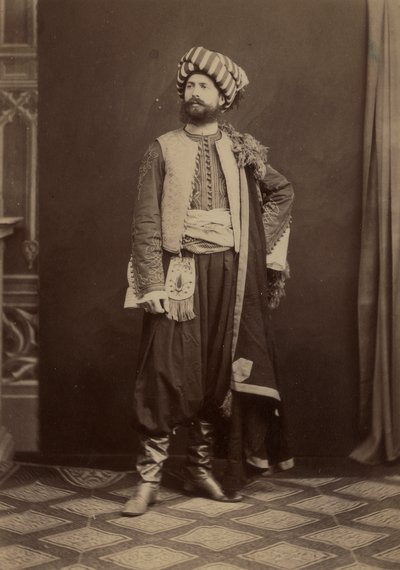 Retrato de un hombre con traje tradicional tunecino tomado durante la expedición en Túnez de Unbekannter Künstler