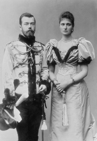 Retrato fotográfico del Zar Nicolás II (1868-1918) y la Princesa Alix de Hesse (1872-1918) c.1894 de Unbekannt