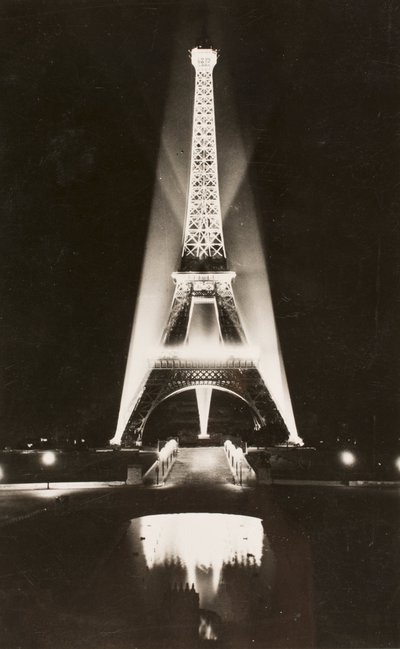 Torre Eiffel, París, Sena, Isla de Francia, Francia de William M. Timlin