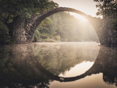 Rakotzbrücke - Estudio 5, Sajonia, Alemania, 2015 (foto) de Leopold Blonder