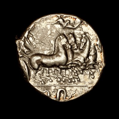 Rara moneda griega antigua, Siracusa, tetradracma de plata, Nike coronando auriga victorioso con corona de laurel c 450 a.C. (foto) de Unbekannter Künstler