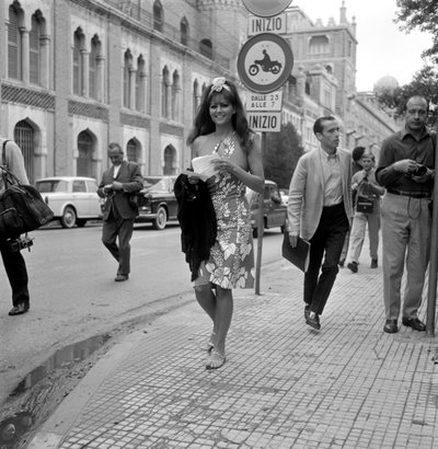 La actriz Claudia Cardinale en el Festival Internacional de Cine en el Lido de Venecia - 1965 de Unbekannt