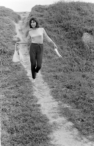 La cantante Juliette Gréco en Malamocco (Venecia) - aprox. 1965 de Unbekannt