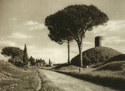 Vista de la Vía Apia (via appia). Es una de las carreteras romanas más importantes con muchos restos aún visibles de Unbekannt