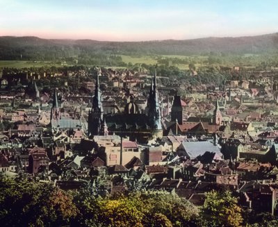 Vista a la ciudad de Aquisgrán con su catedral en el centro de la ciudad de Unbekannter Künstler