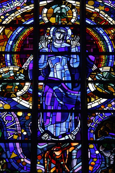 Vidriera de la Virgen María en la iglesia de Notre-Dame-de-la-Trinité por Louis Barillet y Jean Le Chevallier, Blois, Francia de Unbekannt