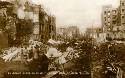 Primera Guerra Mundial: Lille tras la explosión del 11 de enero de 1916 (tarjeta postal) de Unbekannter Künstler