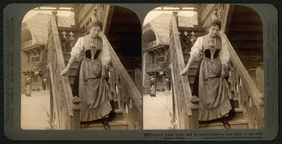Tarjeta estereoscópica que representa a una joven suiza en traje tradicional, c.1900 (foto sepia) (véase también 473238) de Underwood and Underwood