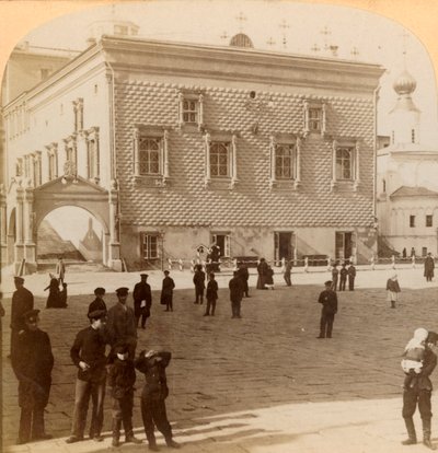 Famosa Escalera Roja y antiguo Palacio, Moscú, Rusia, 1900 de Underwood and Underwood