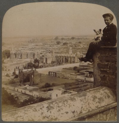 Desde la Catedral de San Francisco, en la pirámide azteca más grande, mirando sobre Cholula, México, 1901 de Underwood and Underwood