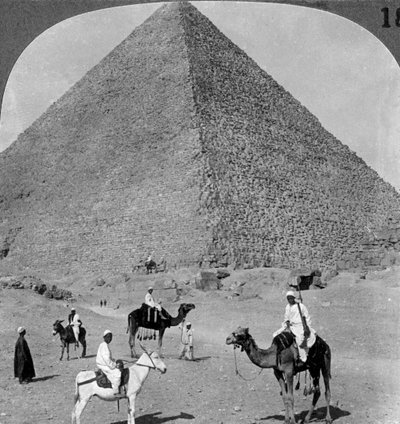 Tumba del Rey Khufu, la Gran Pirámide de Giza, Egipto, 1905 de Underwood and Underwood