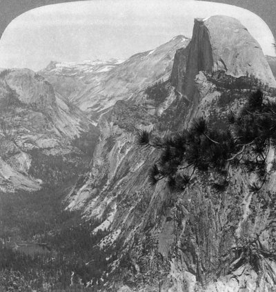 Lago Espejo, Half Dome y Clouds Rest, Valle de Yosemite, California, EE.UU., 1902 de Underwood and Underwood