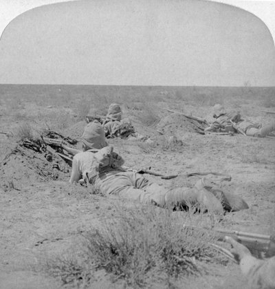 En la línea de combate con los más valientes de la Reina, Río Modder, Sudáfrica, 1900 de Underwood and Underwood