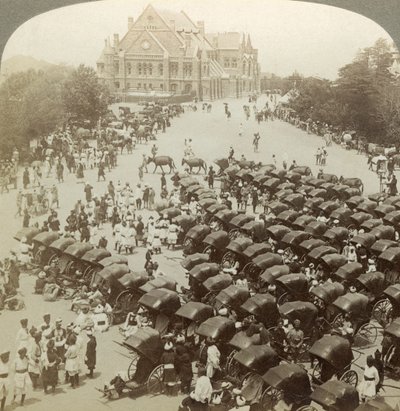 Rickshaws frente a la Iglesia de Cristo, Simla, India, 26 de junio de 1902 de Underwood and Underwood