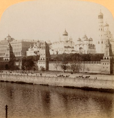 El Kremlin, Moscú, Rusia - Allí yacen nuestros antiguos zares dormidos, 1898 de Underwood and Underwood