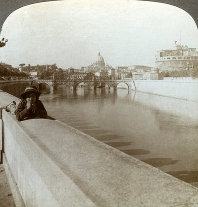 El río Tíber, Castel Sant Angelo y la Basílica de San Pedro, Roma, Italia de Underwood and Underwood